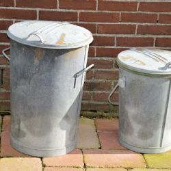 Pražské služby testují své zaměstnance a v novém spotu radí, kam vyhodit použité respirátory a samotestovací sady