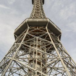 Před 130 lety se veřejnosti poprvé otevřela Petřínská rozhledna