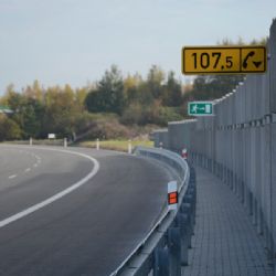 Před rokem začal prodej dálničních e-známek. Lidé si jich nakoupili za více než 5 miliard korun