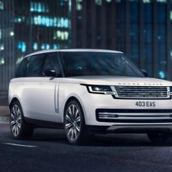 Range Rover: Luxus na cesty v moderním hávu