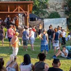 Setkání kultur 2021 roztančí farní zahradu v Kyjích