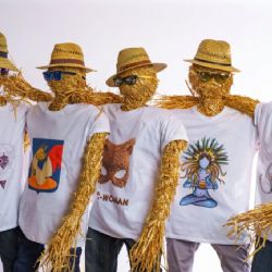 Slaměný hrdina JEČ-MAN v kampani Prazdroje upozorňuje na důležitost ječmene pro vaření českého piva