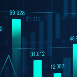 Srpnová predikce MF: Ekonomika se po letošním mírném poklesu vrátí k růstu, inflace se bude dále snižovat