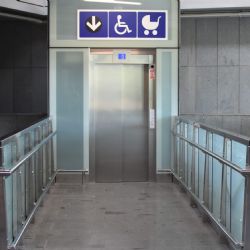 Stanice Nádraží Holešovice je plně bezbariérová