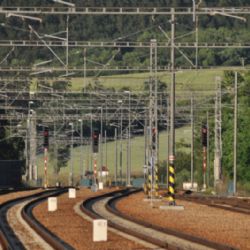 Upravený zákon o dráhách začíná platit, zlepší podmínky na české železnici