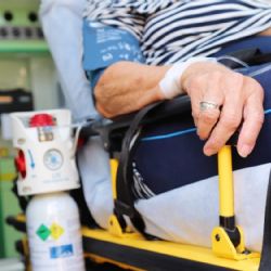 Už třetí týden mají pražští záchranáři denně méně jak 50 pacientů nakažených covidem-19