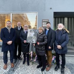 V Praze 2 byla odhalena pamětní deska věnovaná plk. i. m. Karlu Janštovi