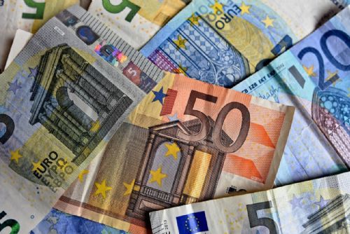 Foto: Vláda termín přijetí eura prozatím nestanoví