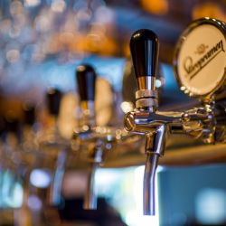 „Vylité pivo“ bude trvale osvobozeno od daně, rozhodli poslanci