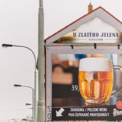 Z velké části Prahy zmizí reklamní plachty. Hlavní město určuje nová pravidla pro reklamu