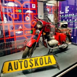 Zpátky do autoškoly? Nová výstava v Národním památníku na Vítkově vám to umožní