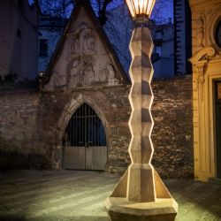 Kubistická ikona pražské architektury znovu září