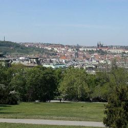 Koncerty v Riegrových sadech končí dříve: Reakce rozdílné, petice roste