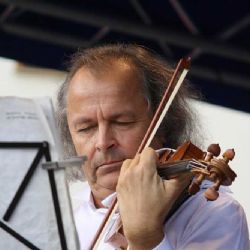 Václav Hudeček: Inspirující talent české hudby