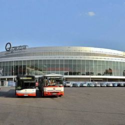 Lenny Kravitz v Praze: Koncert plný energie a tipy na dopravu!