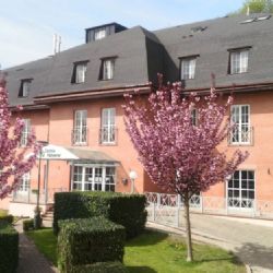 Policie obvinila tři osoby a firmu z požáru v Alzheimer centru, který si vyžádal životy dvou žen