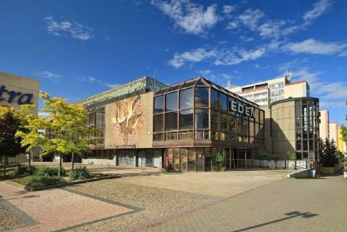 obrázek:Praha 10 prodává bývalou radnici a Kulturní dům Eden za více než miliardu korun