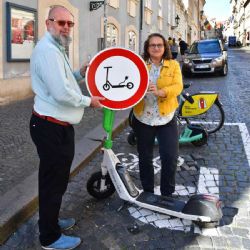 Praha připravuje zákaz sdílených elektrokoloběžek kvůli chaosu