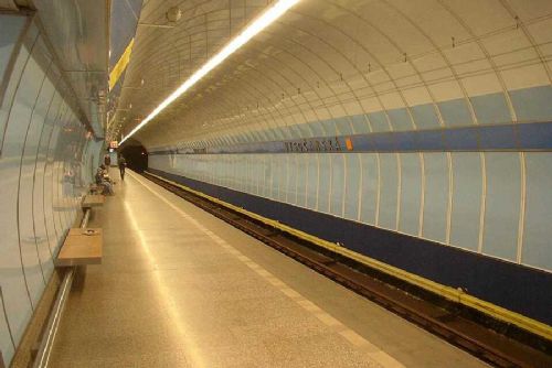 obrázek:Žlutá linka B metra slaví 40 let historickými jízdami