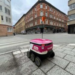 Praha zažije revoluci v rozvozu: autonomní vozítka Foodora na startu