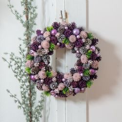 Ručně vyrobený vánoční věnec netradičně, stylově a bez práce? E-shop Homedecorhome.cz splní vaše očekávání