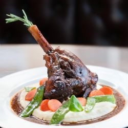 V centru krásných Karlových Varů najdete příjemnou restauraci Charleston